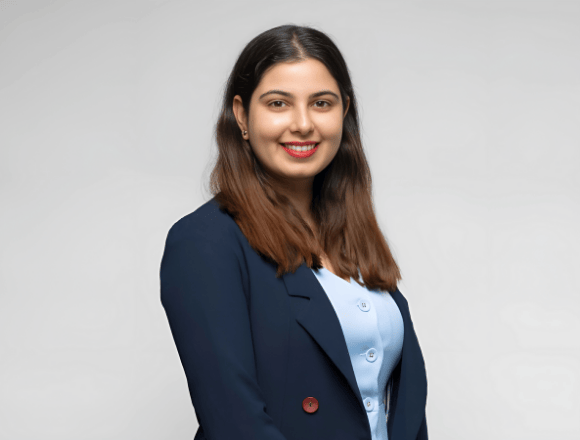 Saten ichki kiyimdagi qizlar shaxsiy fotosuratlar